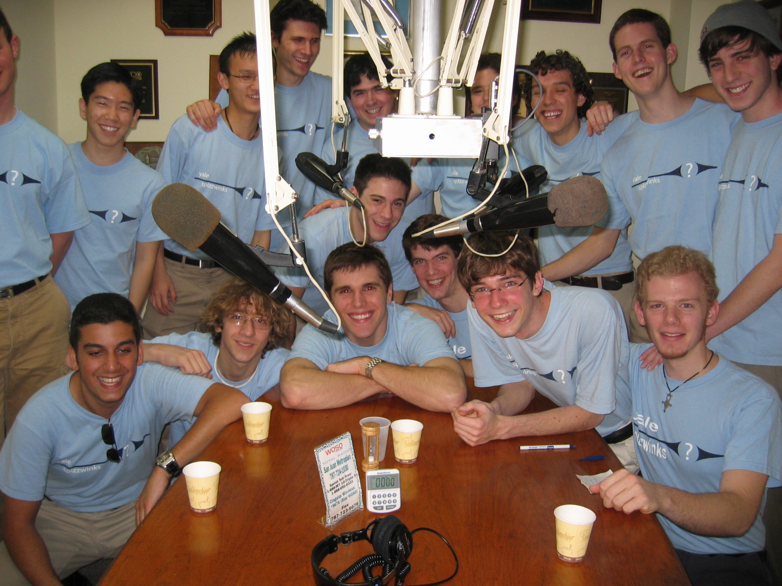 The Spizzwinks(?) of 2005 sing on the radio in Puerto Rico